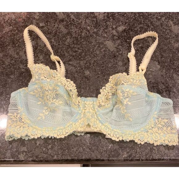 Wacoal Women's Lace Balconette Bra 32B blue cream Adjustable Straps VTG - Picture 1 of 3